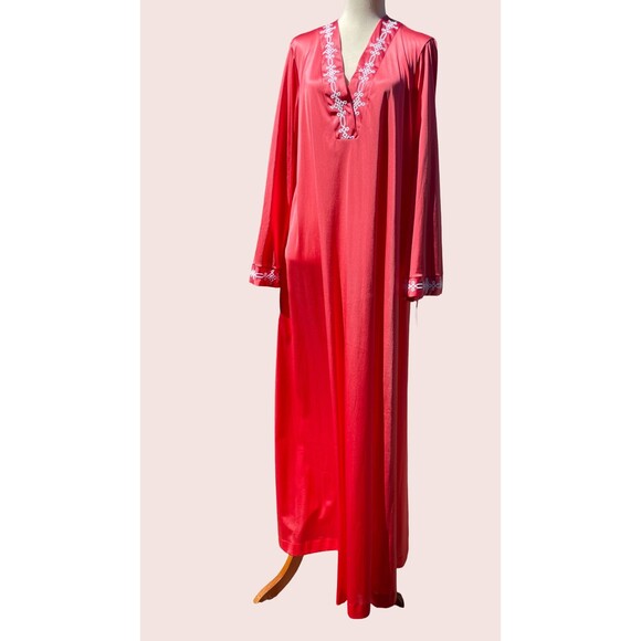 NWT Vintage 1960's Vanity Fair Kaftan Medium New With Tags Collector Designer - Picture 2 of 16